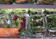 Presso lo stand Cultiva e' stato installato un laboratorio di degustazione, per creare la propria ciotola di insalata. Basi, arricchitori e dressing tutti esclusivamente biologici, da poter mixare liberamente in base ai propri gusti. Input, quindi, sulle ricette che saranno lanciate sul mercato in futuro.