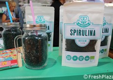 Partendo dal prodotto base e disponibile in diverse versioni (scaglie, spaghettini e polvere in buste stand-up salva freschezza) a seconda dell'utilizzo...