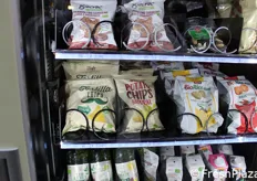 Chips presenti anche in un distributore automatico presente in fiera.