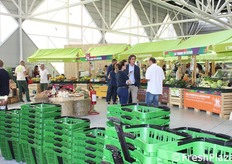 La possibilita' data ai visitatori e' di poter acquistare i prodotti in vetrina, proprio come in un supermercato standard.