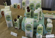 Latte di cocco a marchio CoCo.