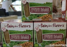 Le tartine bio possono essere anche nella versione tostate ai ceci, senza glutine, sempre a marchio Le Pain des fleurs.