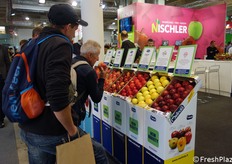 Interesse per le nuove proposte varietali allo stand APOT/Melinda/La Trentina.