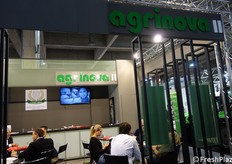 Agrinova: reti antigrandine e accessori.