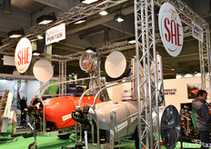 SAE: macchinari e attrezzi per la cura delle piante e per la raccolta.