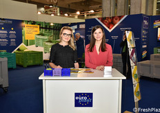 Due rappresentanti dell'austriaca Europlast, che fornisce cassette, cassoni e materiale da imballaggio.