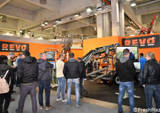 Macchinari per la raccolta nello stand Revo.