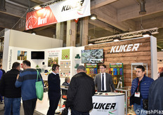Stand congiunto Kuker e Bovi. Attrezzi e materiali per la cura delle piante, materiale per vivaisti.
