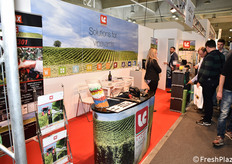 La Cruz: attrezzi e materiali per la lavorazione del terreno, per la cura delle piante e per la raccolta.