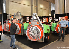 Macchinari e attrezzi per la cura delle piante allo stand Waibl.