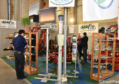 AgriFix: attrezzi e materiali per la cura delle piante, nuovi impianti e materiale da sostegno, reti antigrandine e accessori.