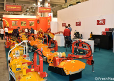 Macchinari e attrezzi per la lavorazione del terreno allo stand Seppi M.
