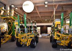 N.Blosi di Ntalino Blosi & C.: macchinari, attrezzi e integratori per la raccolta.