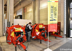 Vaschieri Lorenzo: attrezzi e materiali per la lavorazione del terreno, trattori e mezzi di trasporto.