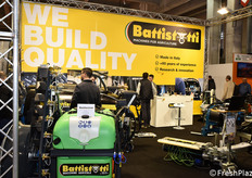 Macchine agricole allo stand Battistotti.