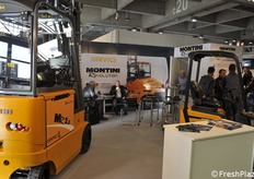 Lo stand degli elevatori Montini