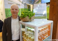 Roberto Pastorino per l'azienda Il Pesto di Pra'