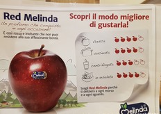 Pannelli esplicativi che aiutano il consumatore nella scelta della mela più adatta