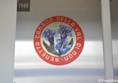 Uno dei primi loghi: mela Renetta