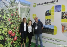 Valentina Zuffa, Eleonora Nistor e Angelo Mazzanti di Advice&Consulting