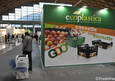 Lo stand Ecoplastica da un'altra prospettiva