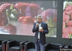 Gianluca Baruzzi espone il Simposio Fragola 2020