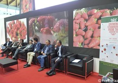 Tavola rotonda sulla fragola