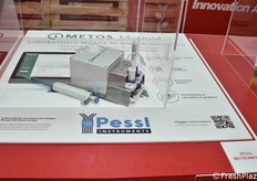 E' austriaco l'oro della categoria "Macchine e attrezzature per l'ortofrutta": Mobilab di Pessl Instruments analizza substrati e rileva nitrati e ammonio in diverse matrici come suolo, foglie e acqua offrendo un'analisi a costi contenuti e un alto livello di precisione, paragonabile ai metodi di laboratori standard