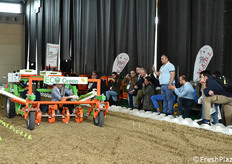 Dimostrazione di un'altra macchina elettrica proposta da ECO Green a Macfrut in Campo