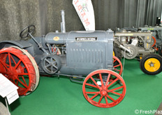 Altri trattori d'epoca, anche di costruzione statunitense