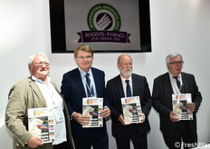 Foto di gruppo alla presentazione dell'International Asparagus Day