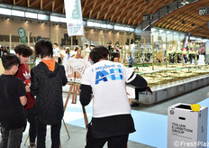 Giovani studenti si cimentano nel ritratto degli impianti dell'AcquaCampus