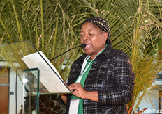 La rappresentante della Zambian Women Cooperative Association. In Africa, le donne sono responsabili per un 60-80% della produzione di cibo.