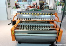 Seminatrice meccanica Ortomec, con nuovo sistema per micro-dosi di semina.