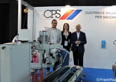 Fabrizio, Federica e Davide Natali della CPS, azienda specializzata in cucitrici industriali per sacchi.