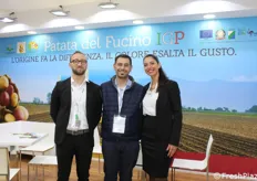 Alessandro D'Ovidio, Marco Nucci e Valeria Zavatti in rappresentanza dell'Associazione Marsicana Produttori Patate-Patata del Fucino IGP.