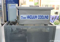 L'azienda, specializzata in tecnologie post raccolta, ha esposto un piccolo vacuum cooler, in versione demo.