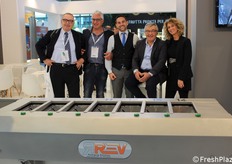Foto di gruppo per la Rev Packaging Solutions.