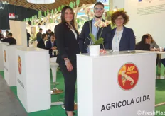 Presso lo stand della Regione Puglia, Camilla Pattaro, Gianpalmo Spronati e Rosa Vernici della Agricola CI.DA.