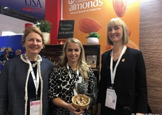 Chiara Gallarini, Isla Maslam e Kat Martino, responsabili della californiana Almond Board of California. Il marchio produce mandorle di filiera statunitense conferite da 6000 produttori fidelizzati