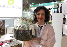 Laura Lupo, titolare del marchio A Ricchigia, azienda che produce pistacchi da più di cinquant'anni. Tra i prodotti di punta del marchio la linea biologica di creme e pistacchi di Bronte