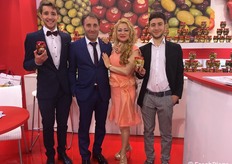 Cristian Cirillo, Antonio Cirillo, titolare del marchio Bella Contadina, con Quaratiello Anna Maria e Francesco Cirillo