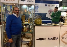 Francesco Vastola, titolare del brand, produce trasformati di pomodoro e ortaggi selezionati e curati nel packaging
