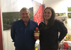 Arturo e Teresa Pratticò, dell'omonima azienda agricola che produce in Calabria trasformati di pomodoro e succhi di frutta nei gusti di bergamotto e bergamotto e fragola
