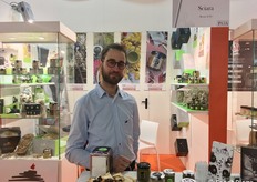 Denny Cascino, titolare di Sciara, il marchio che rievoca i terreni dove cresce il Pistacchio di Bronte Dop da cui ottiene un'eccellente crema in purezza