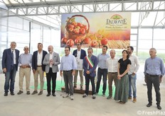 Insieme alle autorità, tutta la famiglia Dalmonte impegnata in azienda