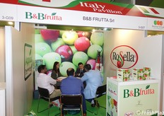Lo stand B&B Frutta di Verona