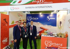 Allo stand Barbera Salvo Messinese, Paola Castro e Francesco Batticane