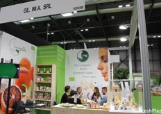 Impegnati in un meeting, i responsabili di Geima (gestione imprese agrumarie), azienda messinese.