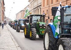 Ferrara, 30 gennaio 2020. La manifestazione per sensibilizzare sul tema della cimice asiatica, organizzata da Agrinsieme, si è svolta prima con un corteo di trattori, poi tutti i partecipanti sono confluiti in piazza (fotoservizio Cristiano Riciputi)